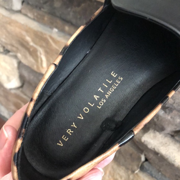 Very Volatile Black/Leopard Flats - Picture 5 of 6